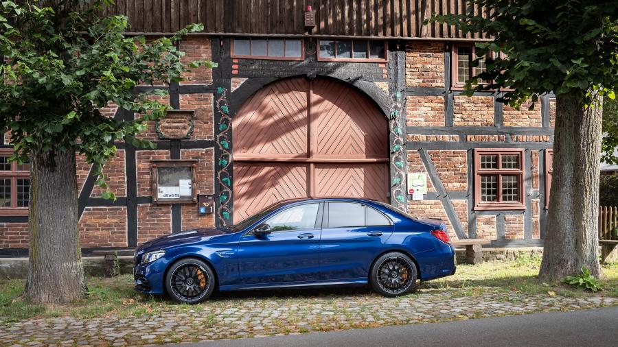  Mercedes-AMG C63 S (W205) 2018 года  (WW) (фото 27 из 44)